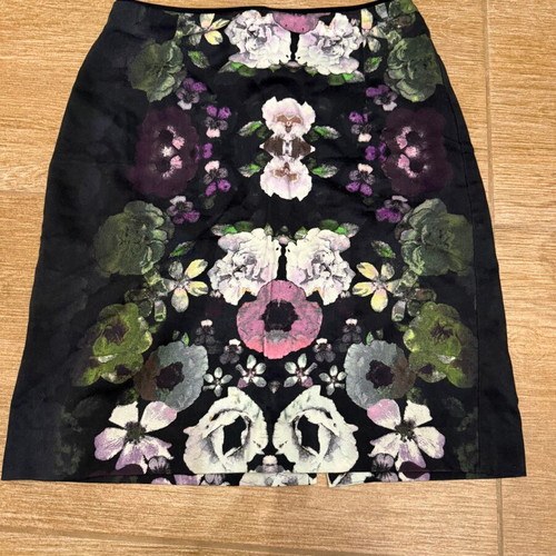 H&M pencil skirt, green floral, XS