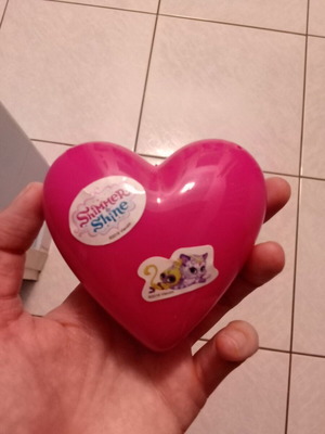 Shimmer and Shine heart box new with ring