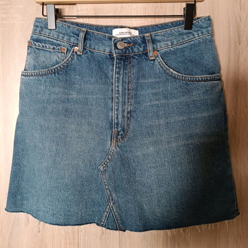 Zara mini denim skirt like new, size 28, blue