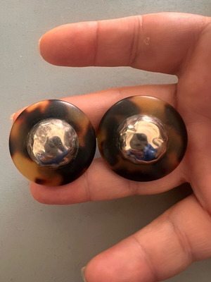 Vintage clip-on earrings used, black and brown