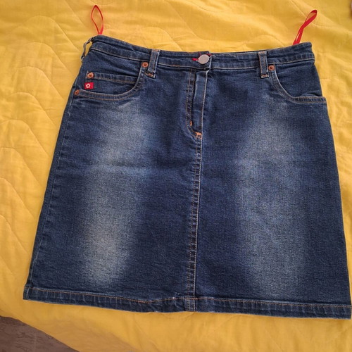 Denim skirt like new, elastic fabric, size M