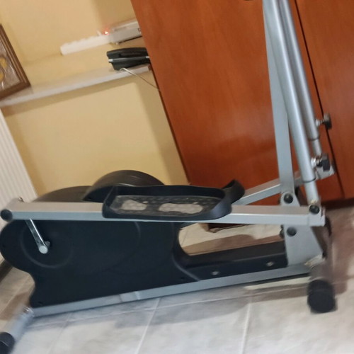 Elliptical fitness machine like new