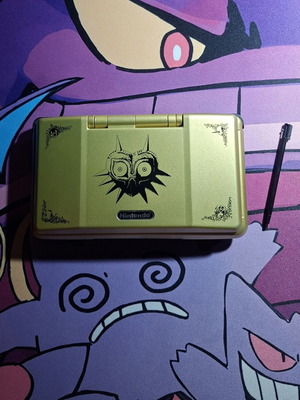 Nintendo DS Zelda Edition used with stylus