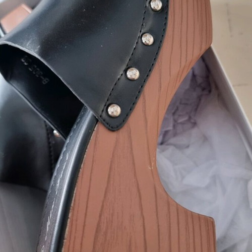 Clogs new, stylish and comfortable, size 39, black