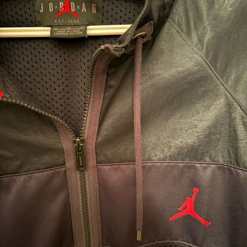Jordan men's jacket MEDIUM.