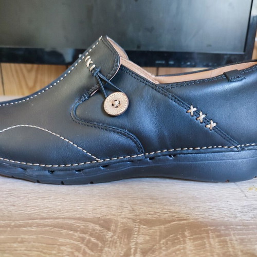 Clarks Un Loop black leather anatomical shoes, new, size 42