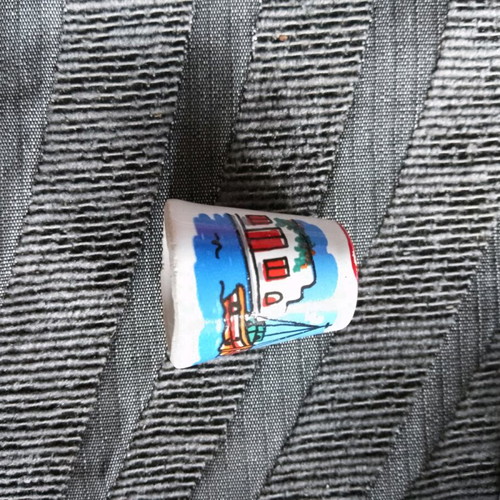 Porcelain thimbles collection like new, pack of 8 pieces