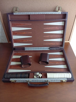 Backgammon vintage case set used, complete board game