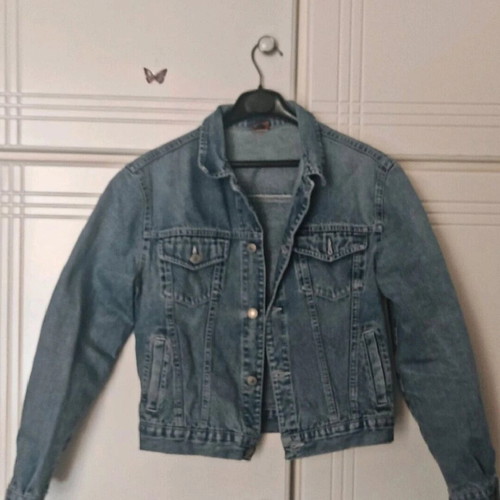Denim jacket used, size Small, blue, very good condition