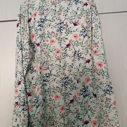 Floral shirt new, size XL, white multicolor