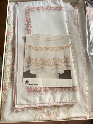 Italian vintage table linen set with napkins new