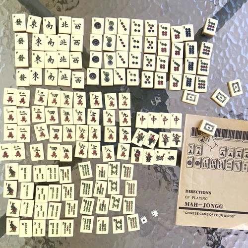 Mahjong complete set vintage style with ornate box and English guide