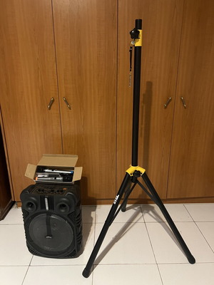 Media-Tech 12” speaker with 2 wireless MCO microphones and stand, new