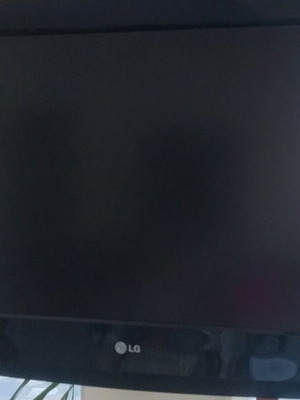 Телевизор LG 32LG3000 32" като нов, без кабел и дистанционно