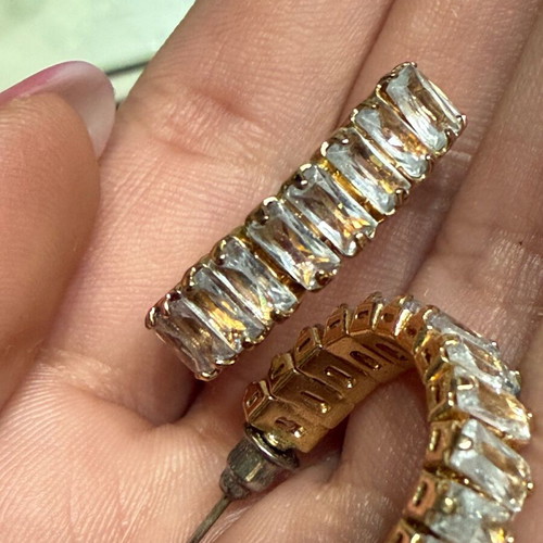 Earrings new gold with stones