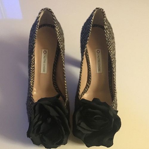 Woolen high heel pumps L Autre Chose used with textile flower detail