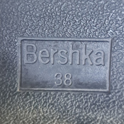 Bershka white flip flops with black sole like new, size 38