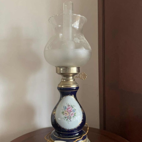 Limoges lamp 65 cm like new, porcelain with brass base