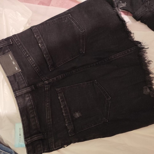 Skirt new, fitted, black, size XS