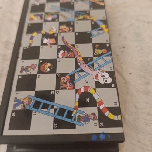 Mini Magnetic Snake Board Game like new, 15x15 cm