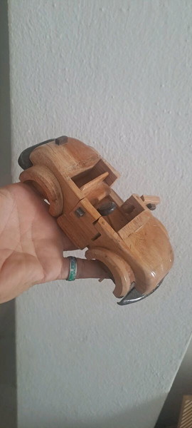 αυτοκίνητο ξύλινο από Δημητσάνα..