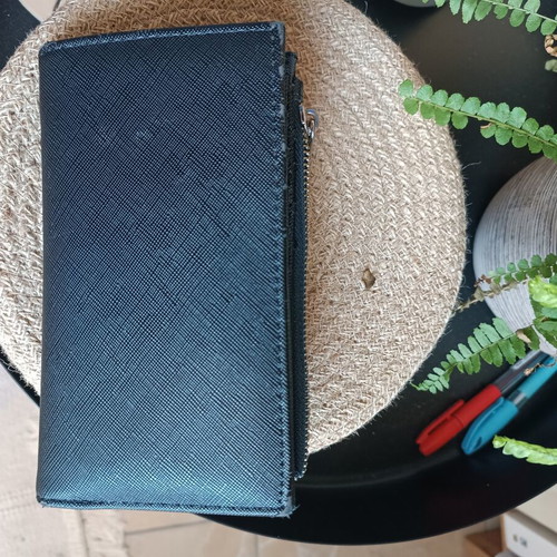 Stradivarius women's wallet black used with excellent zipper