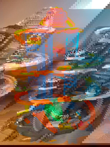 Garage ρομποδεινοσαυρος hot wheels σαν καινούργιο