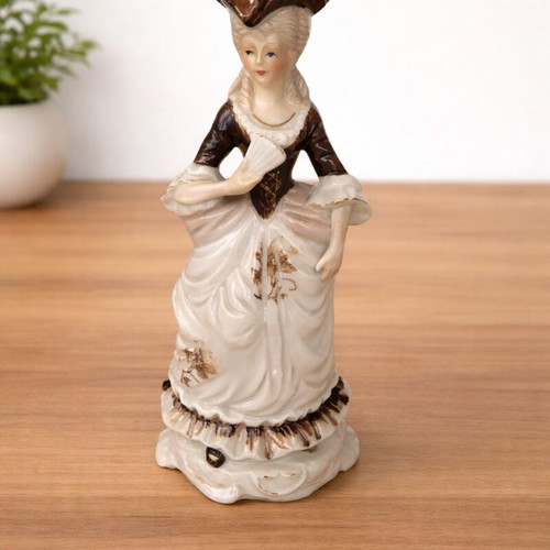 Vintage figurine girl 19 cm like new
