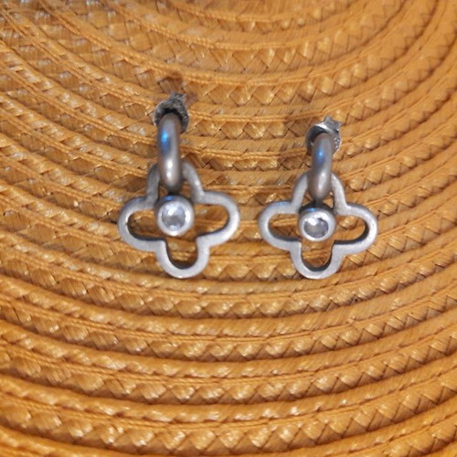 Silver 925 earrings with zircons like new