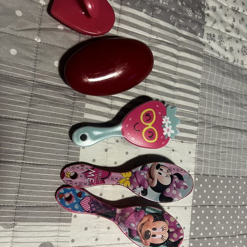 Children's hairbrushes used, assorted