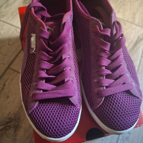 Puma athletic shoes size 39, worn once, purple