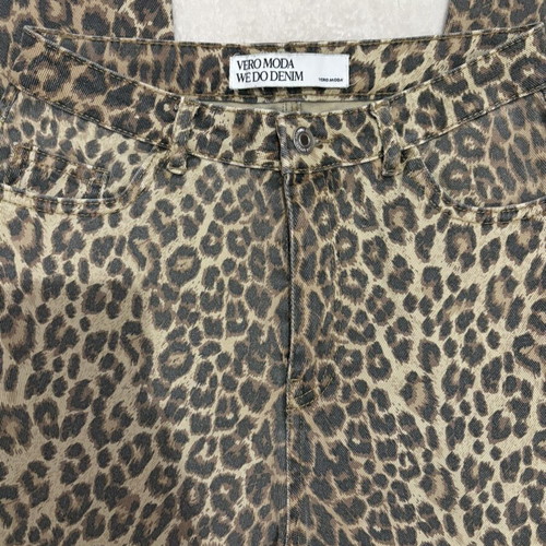 Animal Print Jeans Vero Moda like new, wide leg, high waist