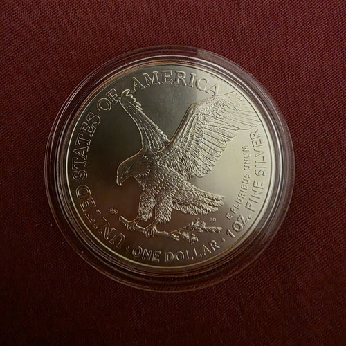 1 oz American Eagle silver coin like new with capsule