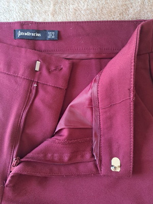 Παντελόνι Stradivarius κάπρι μέγεθος 36 small σαν καινούργιο, κόκκινο βουργουνδίας