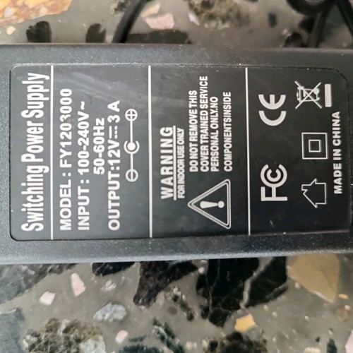 Laptop chargers like new, pack of 3
