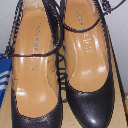 Women's black closed platform shoes like new, ankle strap, size 38