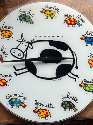 Glass wall clock with designs like new