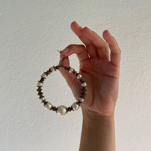 Handmade earring with pearls single