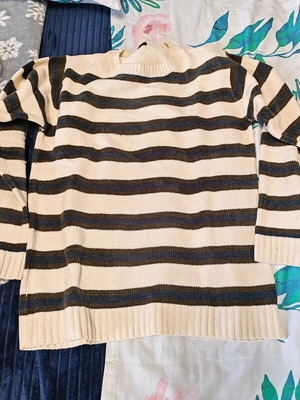 Men's knitted sweater like new, striped, size Large