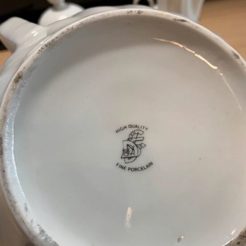 Tea pot set used with floral design