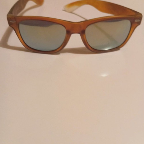 Unisex sunglasses used with brown frame and mirror lenses