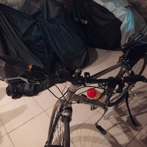Aluminum Road Bike like new, size 54, 700-28C