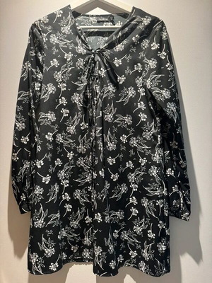 Boohoo Black Floral Dress Tunic Like New