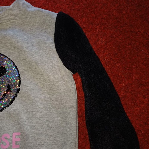 Alouette kids sweatshirt like new, size 6 years, grey and black