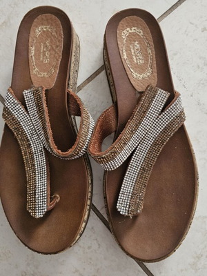 Moris flip flops like new, brown, size 39