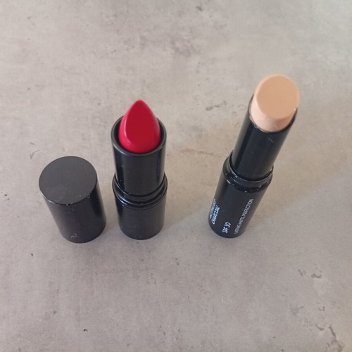 Makeup set new with NYX, Ushas, MUA, Sheglam palettes, Korres concealer, red lipstick
