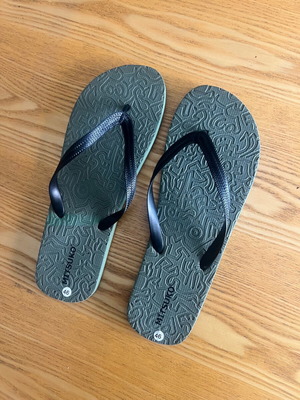 Mitsuko flip flops size 46 like new, green and black