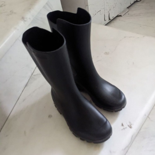 Galotses size 31-32 black like new