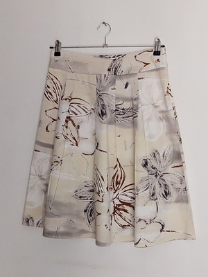 Lussile cotton skirt like new, beige multicolor, sizes M-L