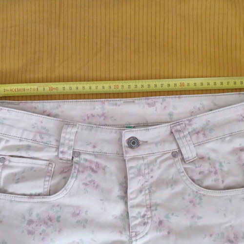 Benetton bermuda multicolor like new, size S-M